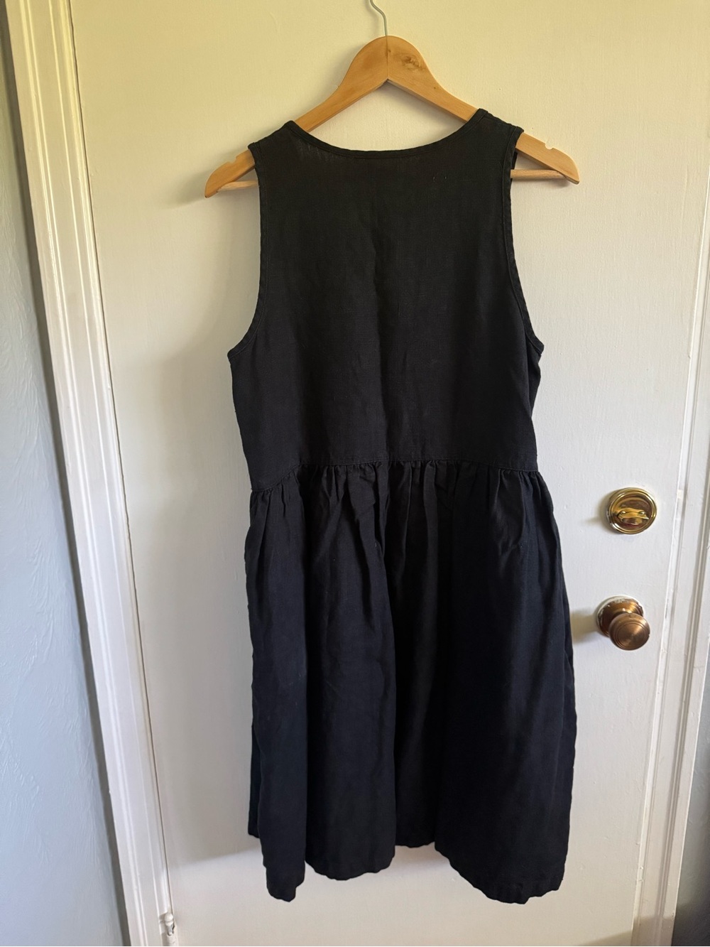 Beaton Linen sleeveless gathered dress - Picture 10 of 10